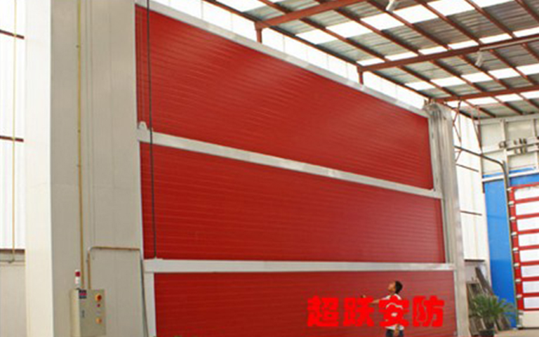 2013.6.26山西五建大同玄武巖項(xiàng)目丁經(jīng)理選購(gòu)太原超躍工業(yè)翻板提升門(mén)